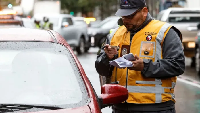 Consecuencias de no renovar el permiso de circulación 2025 en Chile a tiempo.