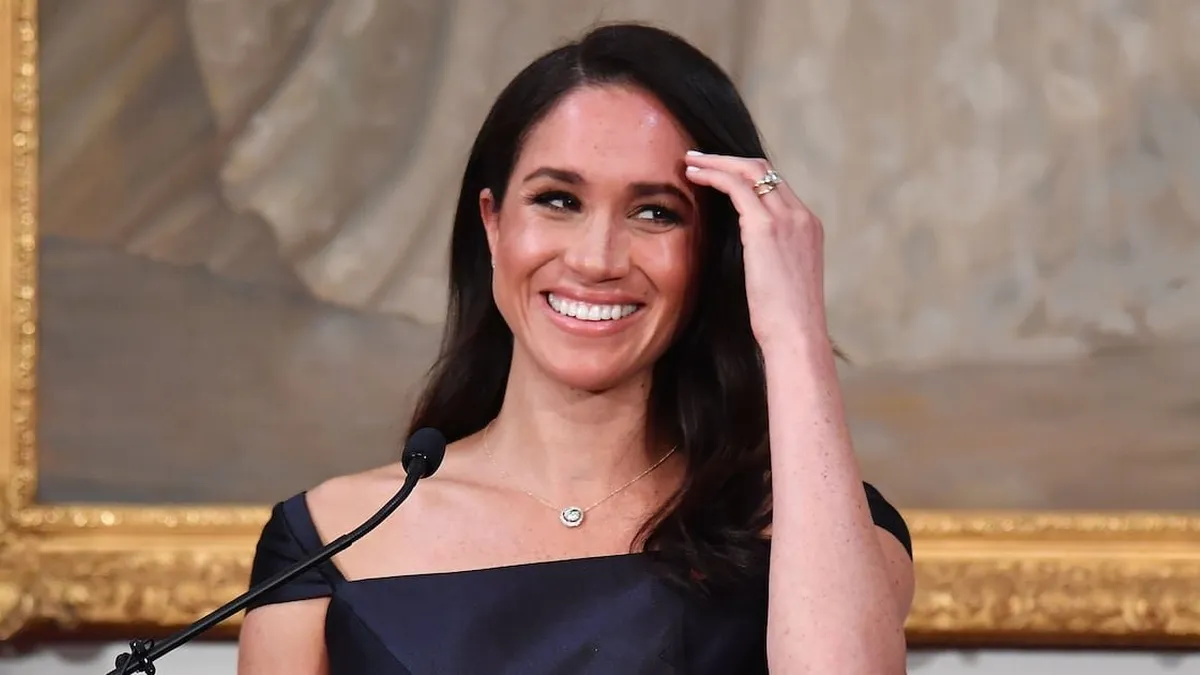 Carlos III excluye a Meghan Markle de su funeral, complicando la relación con Harry y sus hijos