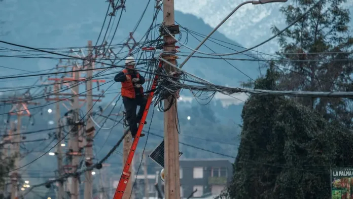 Corte de luz masivo en la Región Metropolitana: comunas afectadas y detalles.