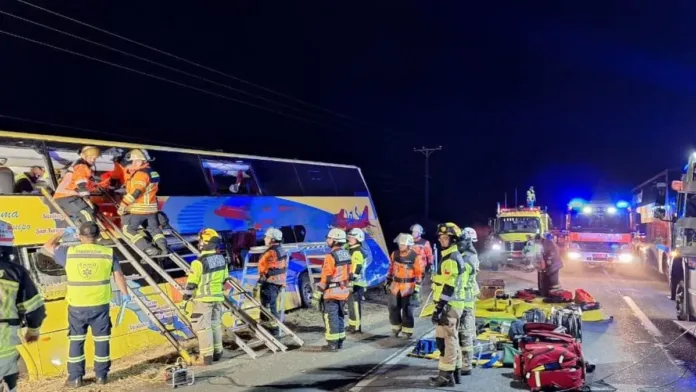 Trágico accidente en Ruta 5 Sur: un muerto y varios heridos tras choque de vehículos.