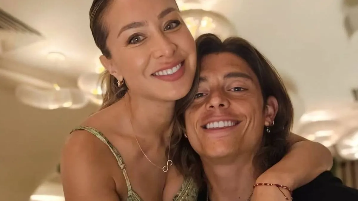 Sabrina Sosa y Joaquín Montecinos revelan detalles de su inesperado romance en la alfombra roja del Copihue de Oro