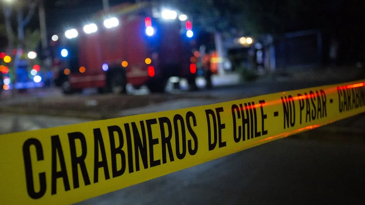 Tragedia en Pudahuel: trabajador fallece tras caer en fosa séptica.