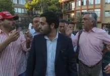 Tensión en la misa: Longueira y "Pancho Malo" protagonizan fuerte enfrentamiento.