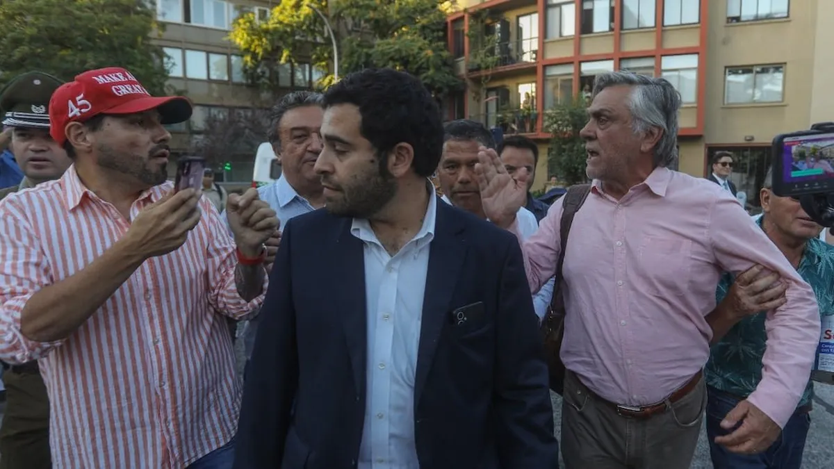 Riña entre Pablo Longueira y ‘Pancho Malo’ opaca misa en homenaje a Sebastián Piñera