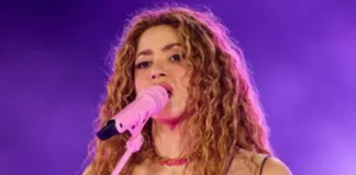 Shakira se encuentra hospitalizada y suspende su concierto en Perú por problemas de salud.