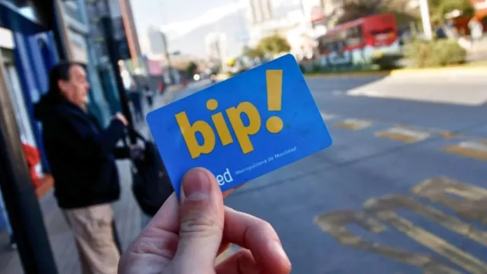 Descubre el significado de "Bip" en la icónica Tarjeta Bip! de transporte.