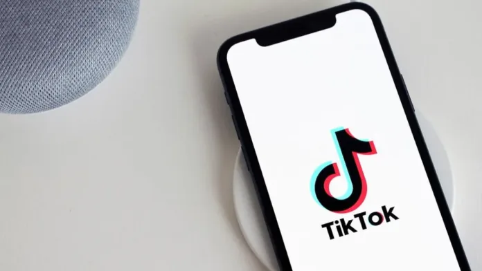 Gobierno de Albania cierra TikTok por un año para proteger a los menores.