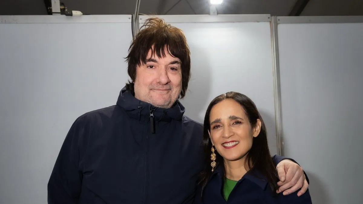 Reencuentro emotivo entre Álvaro Henríquez y Julieta Venegas en el festival Rock en Conce