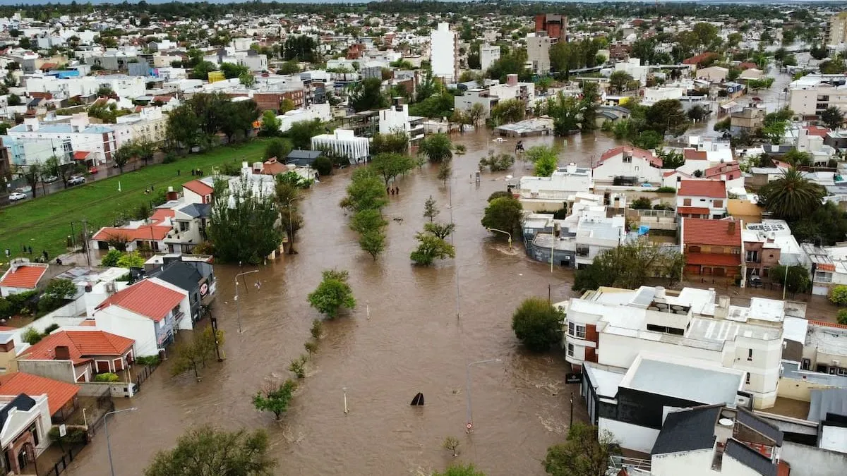 Fuerte temporal en Bahía Blanca deja al menos 13 muertos y más de 1.100 evacuados, según autoridades locales