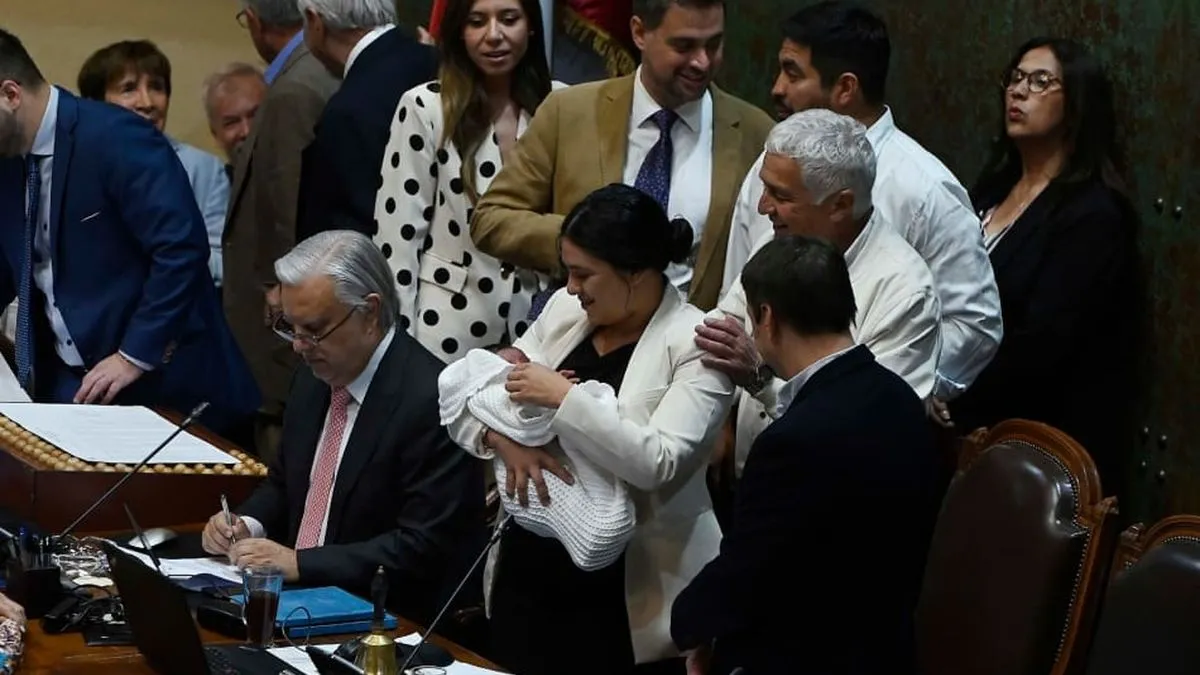 Cámara de Diputados votará moción de censura contra Karol Cariola en medio de controversia familiar y política