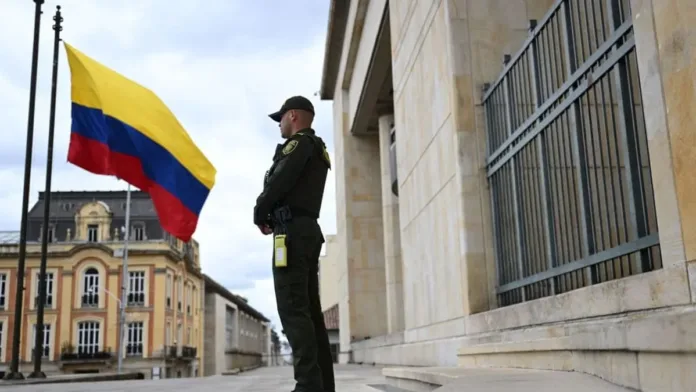 Liberan a 29 policías y militares secuestrados en Colombia tras intensas negociaciones.