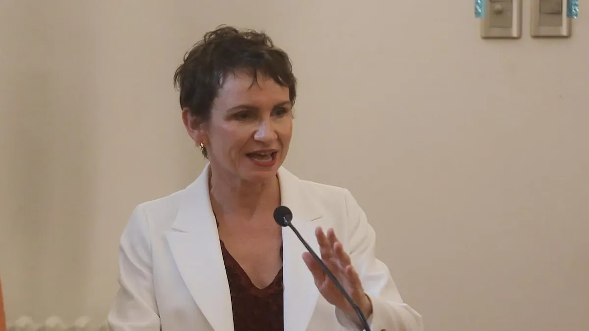 Carolina Tohá anuncia su candidatura presidencial tras dejar el Ministerio del Interior.