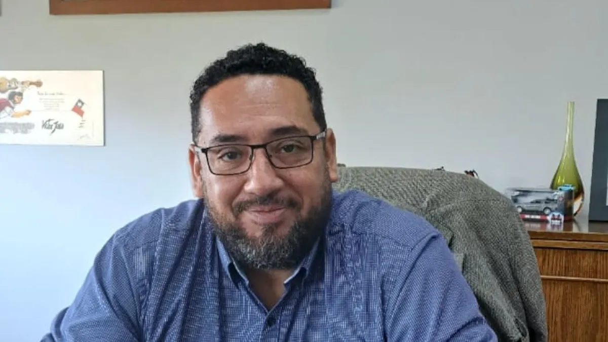 Renuncia de Tohá y declaraciones de Bachelet alteran panorama electoral en el oficialismo