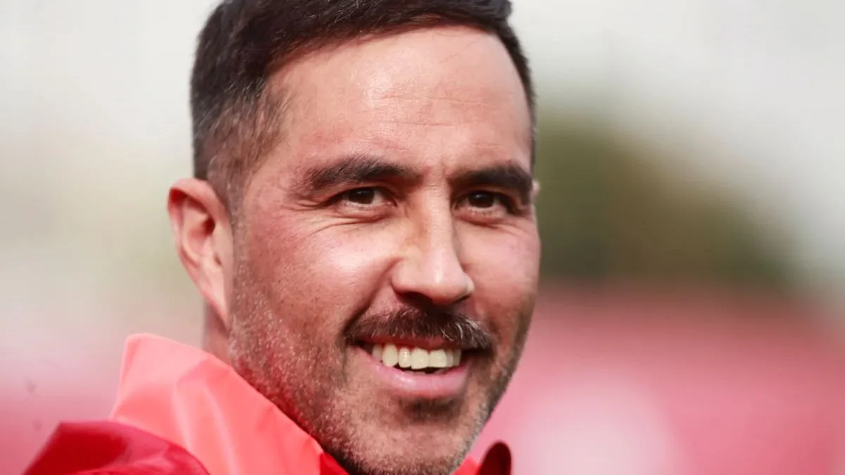 Claudio Bravo inicia gira de despedida con clínicas para futuros arqueros en todo Chile