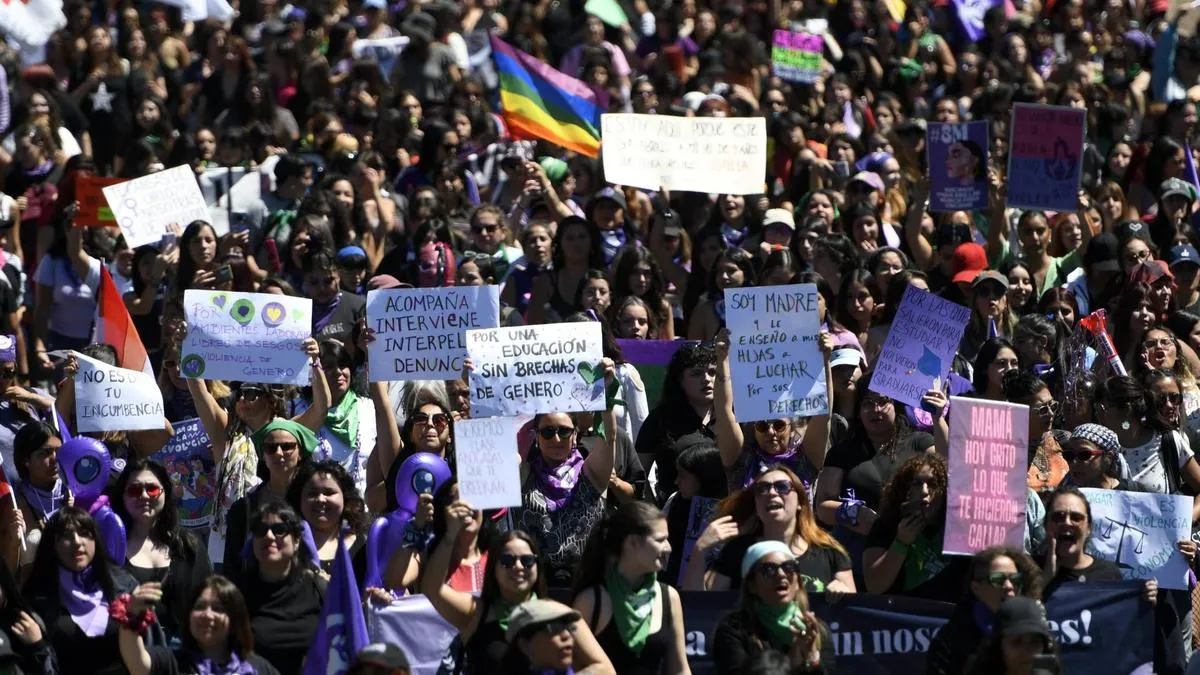Marchas masivas y consignas feministas marcan el 8M en todo el país, enfrentando la extrema derecha