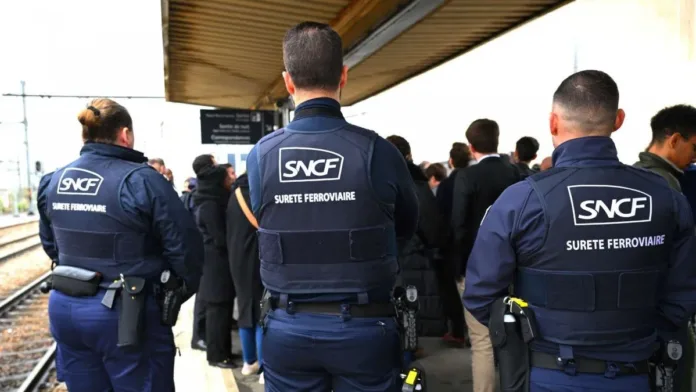 Bomba de la Segunda Guerra Mundial descubierta en vía ferroviaria de París.