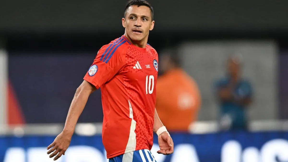 Esteban Paredes advierte sobre la presión en el crucial duelo de La Roja ante Ecuador