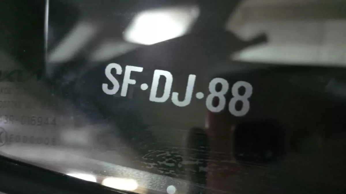 Grabado de patentes será obligatorio en vehículos desde mayo 2025: ¿estás preparado para el cambio?