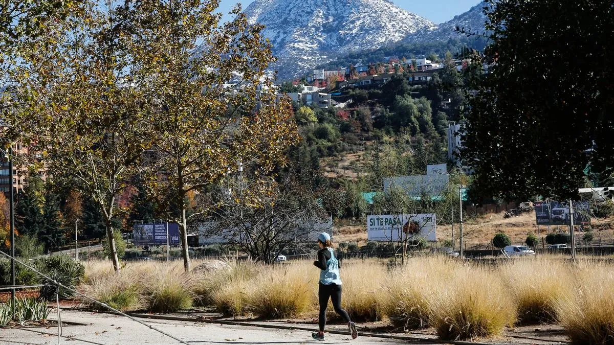 Chile cae al puesto 45 en el Informe Mundial de la Felicidad 2025, mientras Costa Rica brilla en el top 10