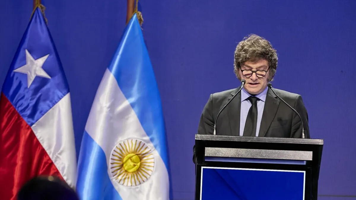 Oposición exige reunión entre Milei y Boric en visita a Chile, oficialismo la considera innecesaria