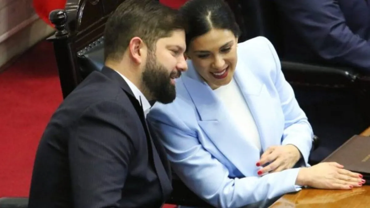 Revelan chats entre Karol Cariola e Irací Hassler que critican duramente al Presidente Boric en caso Sierra Bella