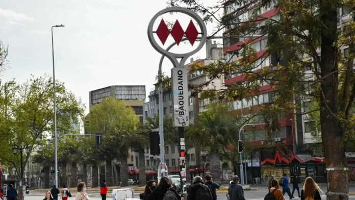 El Metro de Santiago aclara el origen del humo en la estación Baquedano.