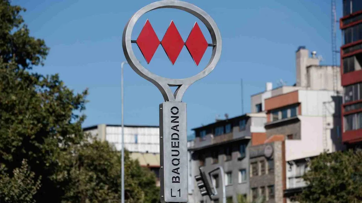 Metro de Santiago lanza nuevas ofertas laborales, incluyendo puestos inclusivos y oportunidades para operar trenes