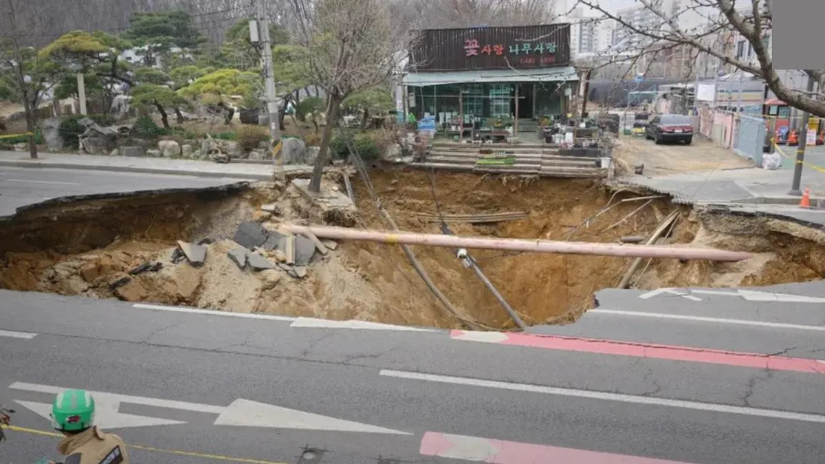 Tragedia en Corea del Sur: hombre muere tras caer en socavón de 20 metros en Myeongil-dong