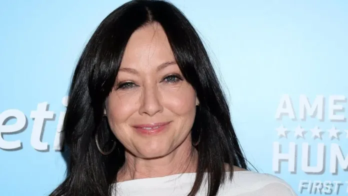 La ausencia de Shannen Doherty en el ‘In Memoriam’ genera desconcierto y decepción.