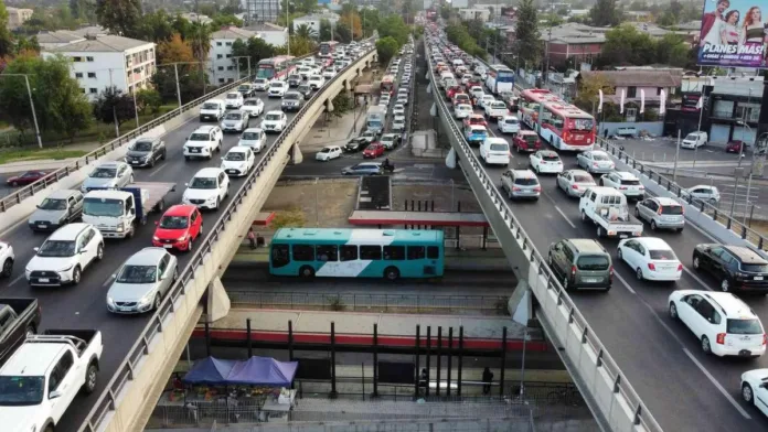 Prepárate para el Súper Lunes: desvíos y más trenes y buses disponibles.