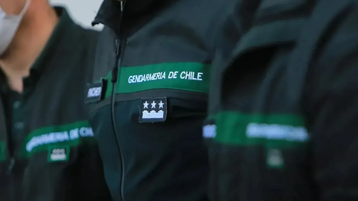 Ataque a gendarme en Cauquenes: amenazas y corona fúnebre en su hogar.