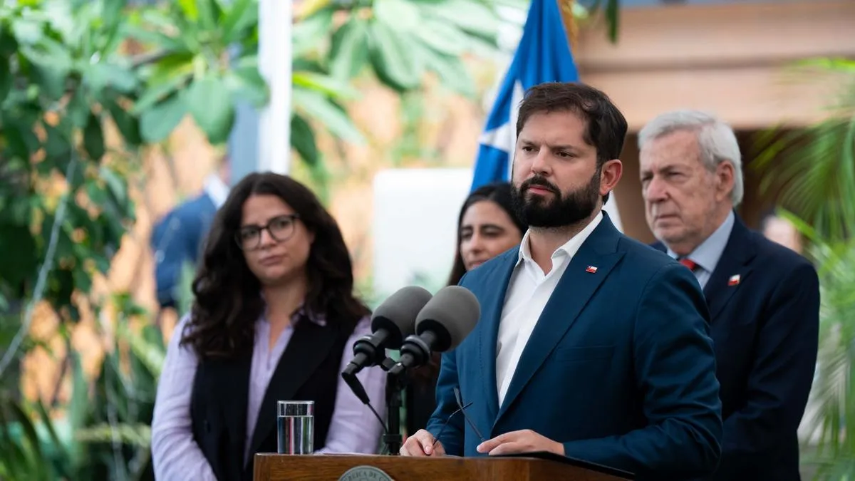 Boric regresa de India con acuerdos comerciales y un balance positivo en medio de tensiones económicas