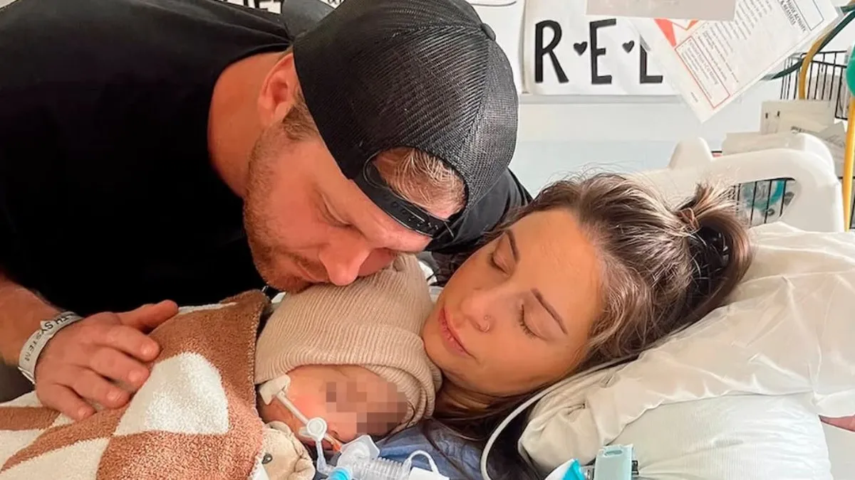 Tragedia en la crianza: un bebé fallece tras un accidente con un espejo.