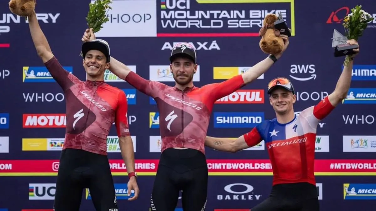 Martín Vidaurre conquista su primer podio en distancia olímpica en la UCI MTB World Series.