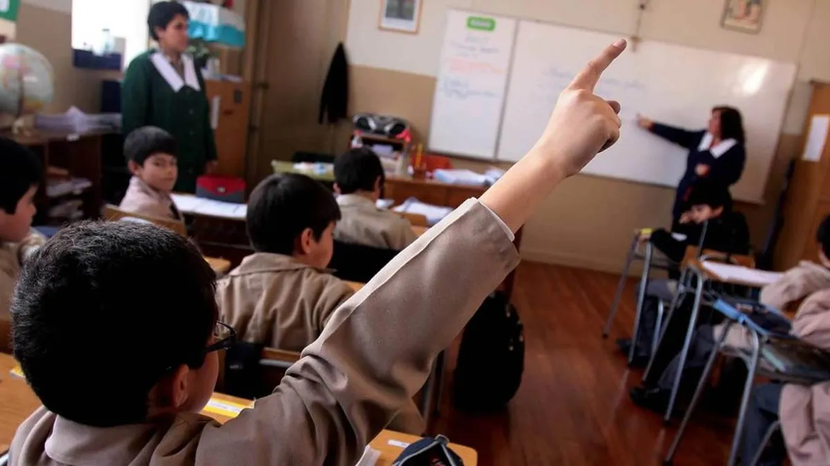 Mineduc revela fechas de vacaciones de invierno 2025, variando según región en Chile