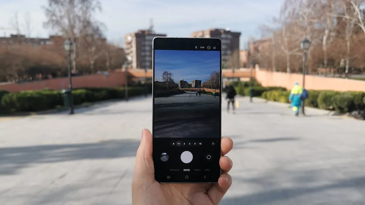 Samsung Galaxy S25 Edge: rumores apuntan a presentación el 13 de mayo y venta limitada en Corea y China