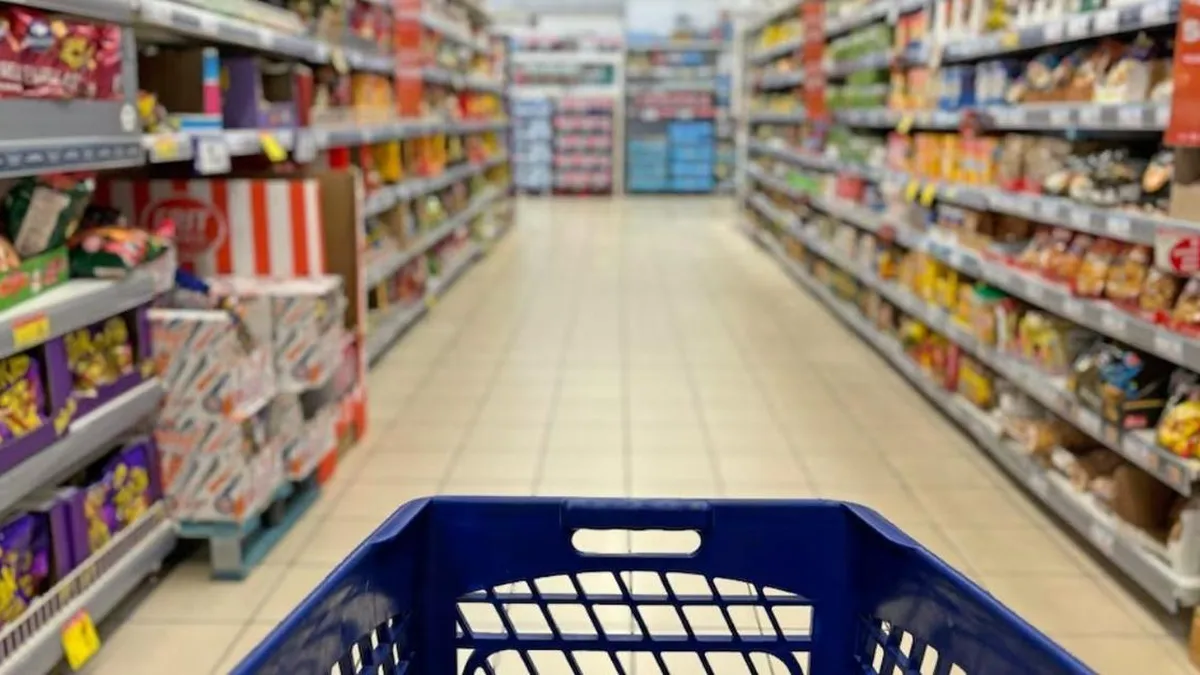 Supermercados y malls abrirán durante Semana Santa, pero debate sobre feriado irrenunciable sigue en pie