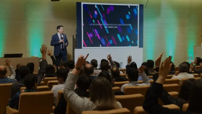 Achs lanza jornada sobre nuevo marco regulatorio para fortalecer gobiernos corporativos.