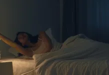 Descubre tips para dormir mejor en noches calurosas y descansar plenamente.