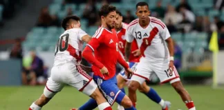 La Roja celebra su tercer triunfo consecutivo en la despedida de Nicolás Córdova.