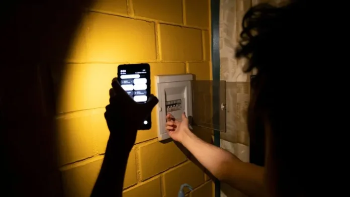 Enel anuncia corte de luz en 11 comunas de RM: conoce los sectores afectados.