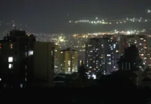 Enel anuncia cortes de luz programados en 11 comunas de la Región Metropolitana este jueves Cortes de luz programados en 11 comunas de la Región Metropolitana. Infórmate aquí.