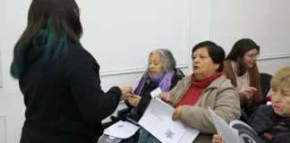 El alcalde de La Florida informa sobre el corte de financiamiento del Minsal.