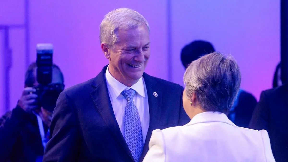 Encuesta de la Universidad del Desarrollo revela que José Antonio Kast lidera con 61% frente a Jeannette Jara