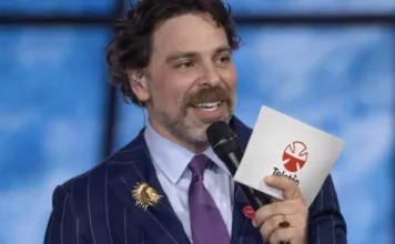 Neme celebra el éxito de la Teletón y lanza crítica política en su discurso.