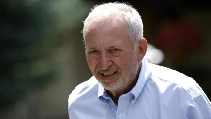 El exrector de Harvard se retira tras sus vínculos con Epstein.