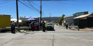 Tragedia en Lota: anciana fallece tras desvanecerse frente a Cesfam sin ayuda.