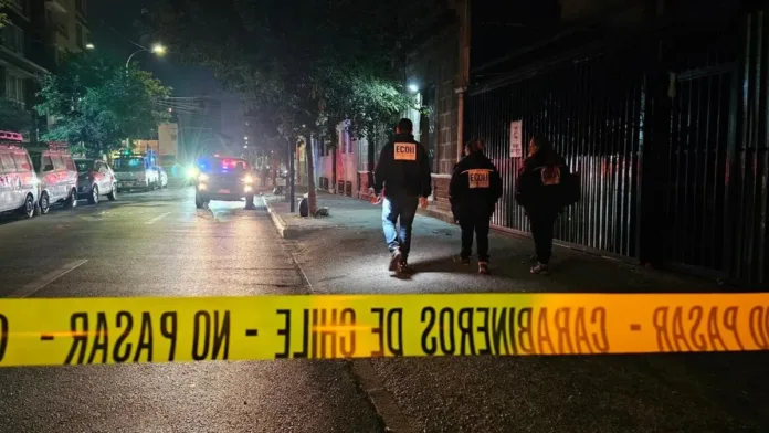 Estudiante universitario asesinado al llegar a su hogar en Santiago.