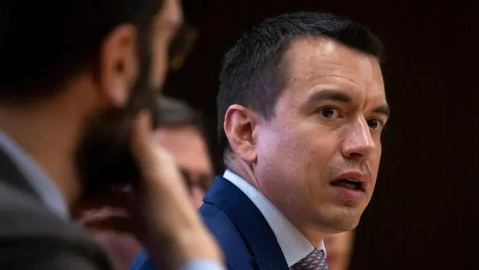 Dimiten ministros de Trabajo y Agricultura tras derrota de Noboa en referéndum.