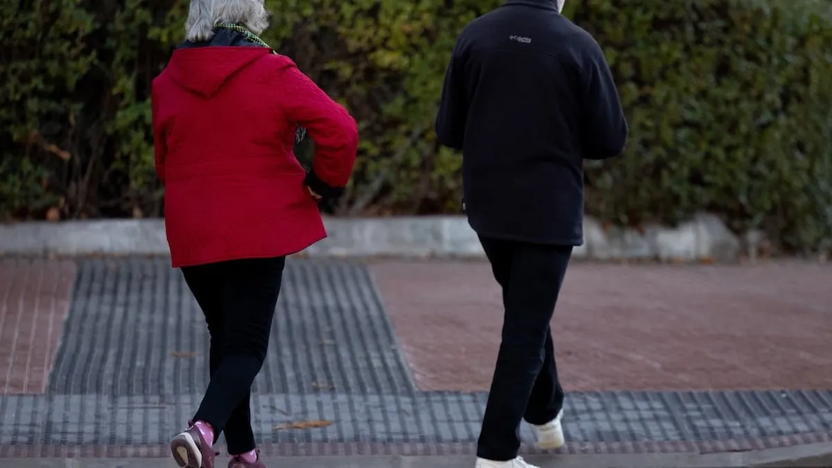 Informe OCDE: El envejecimiento poblacional presiona los sistemas de pensiones.